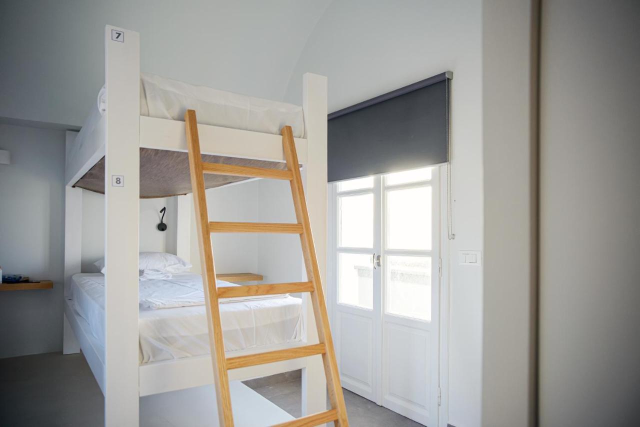 Central Hostel Oia Bagian luar foto