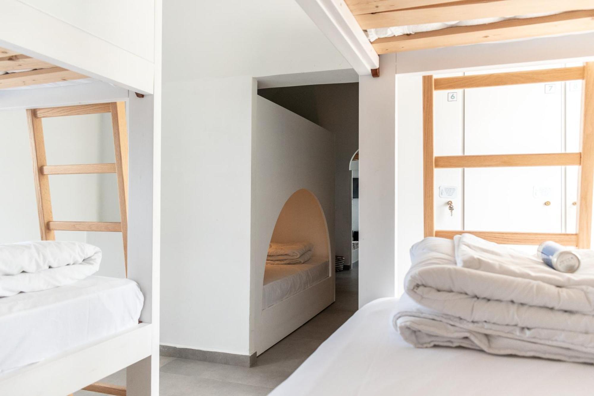 Central Hostel Oia Bagian luar foto
