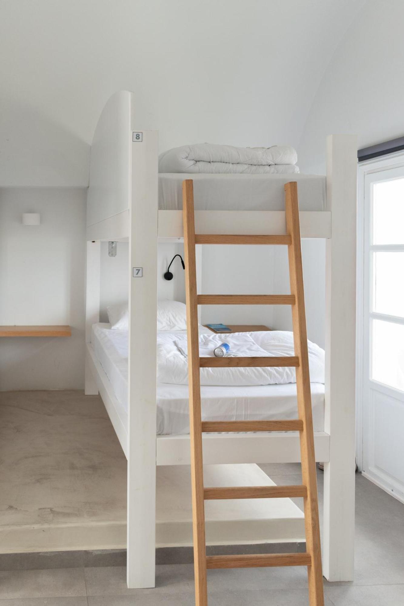 Central Hostel Oia Bagian luar foto